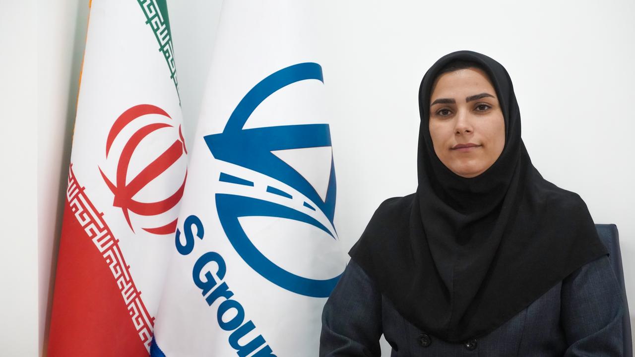 خانم نوری، کارشناس پشتیبانی و تدارکات